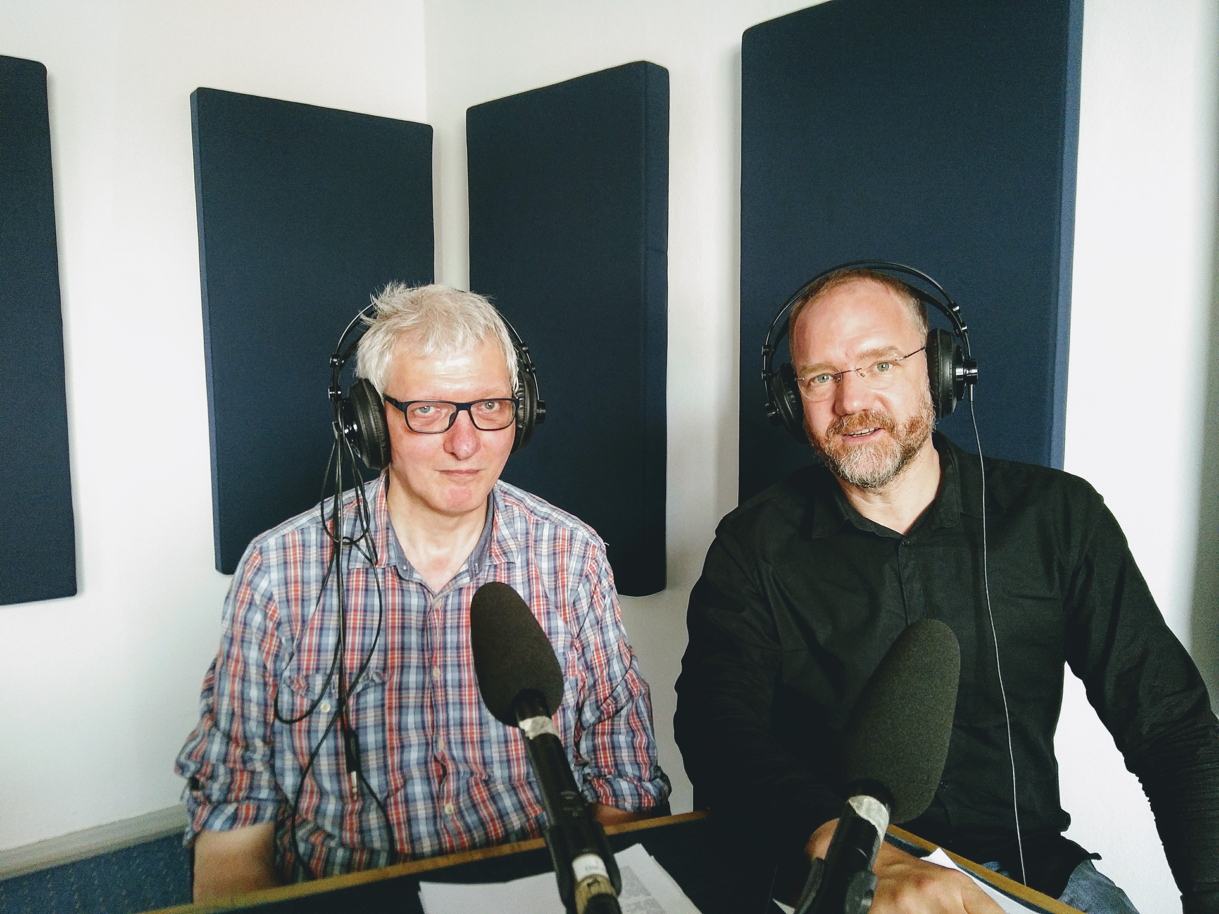 Foto von Martin Scharfenberger und Christian Gertz im Radiostudio von Antenne Münster