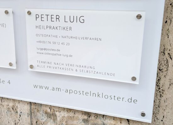 Praxisschild Heilpraktiker und Osteopath Peter Luig in Koeln